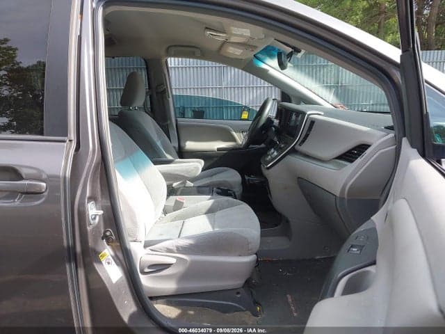 2017 TOYOTA SIENNA LE 8 PASSENGER 5