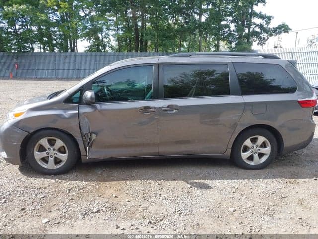 2017 TOYOTA SIENNA LE 8 PASSENGER 6