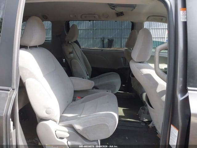 2017 TOYOTA SIENNA LE 8 PASSENGER 8