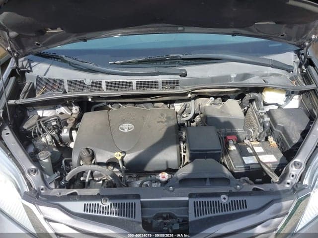 2017 TOYOTA SIENNA LE 8 PASSENGER 10