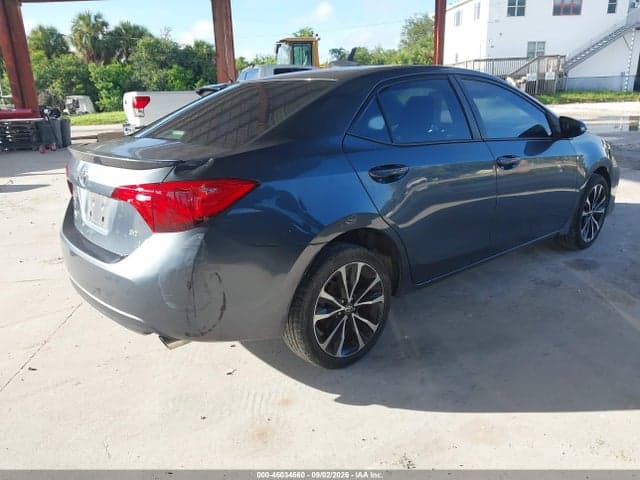 2017 TOYOTA COROLLA SE 4