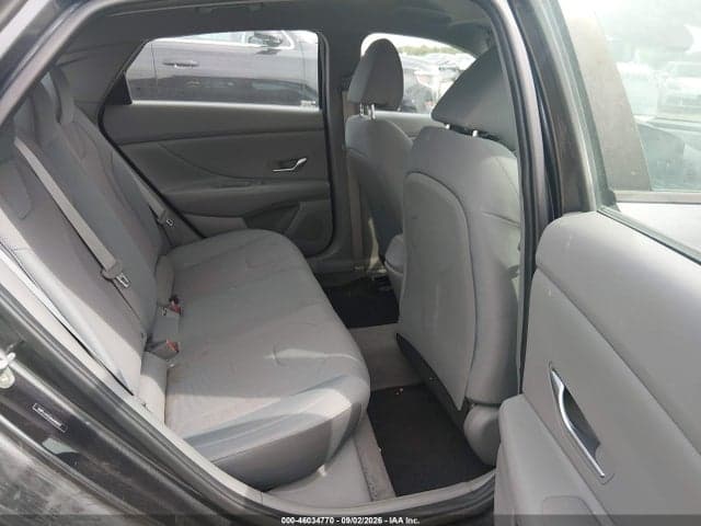 2021 HYUNDAI ELANTRA SE 8