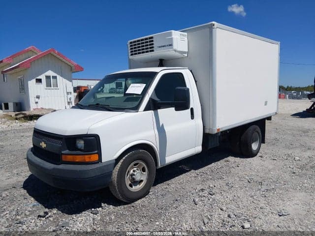2017 CHEVROLET EXPRESS CUTAWAY WORK VAN 2