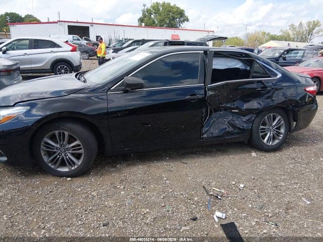 2017 TOYOTA CAMRY SE 14