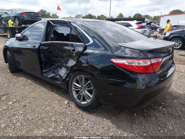 2017 TOYOTA CAMRY SE 3