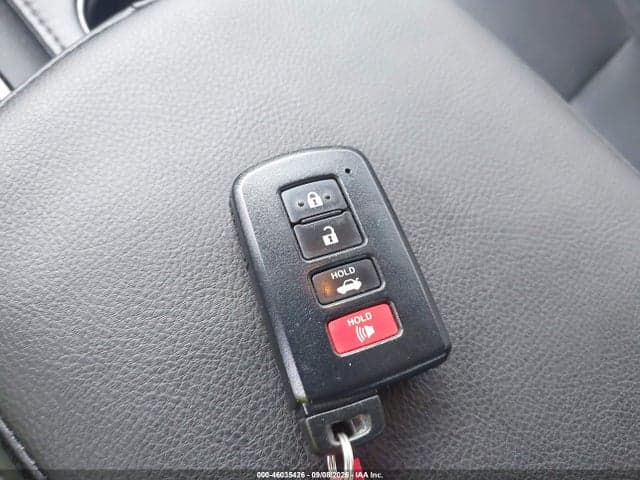 2018 TOYOTA AVALON LIMITED 6