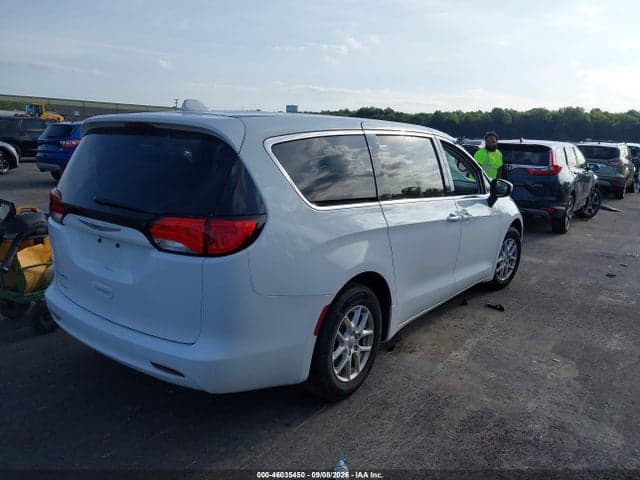2017 CHRYSLER PACIFICA TOURING 4