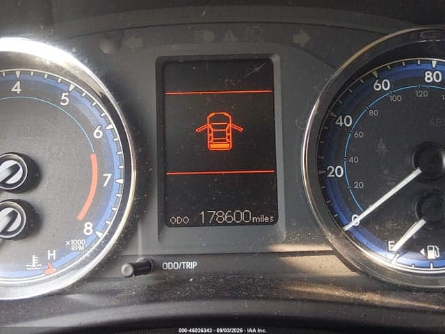 2018 TOYOTA COROLLA LE 7