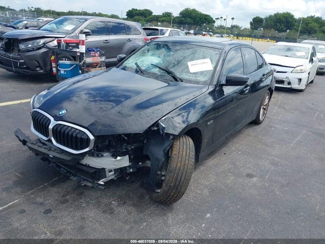2023 BMW 330E 6