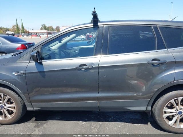 2017 FORD ESCAPE SE 14