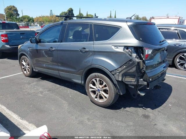 2017 FORD ESCAPE SE 3
