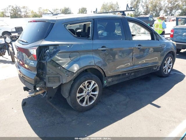 2017 FORD ESCAPE SE 4