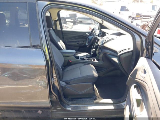2017 FORD ESCAPE SE 5