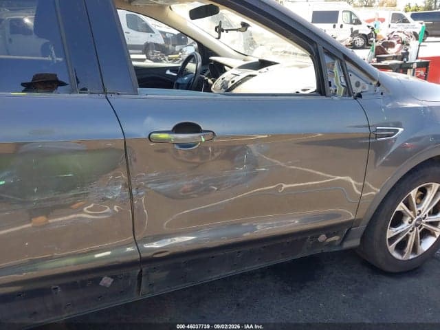 2017 FORD ESCAPE SE 6