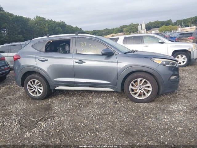 2017 HYUNDAI TUCSON SE 12