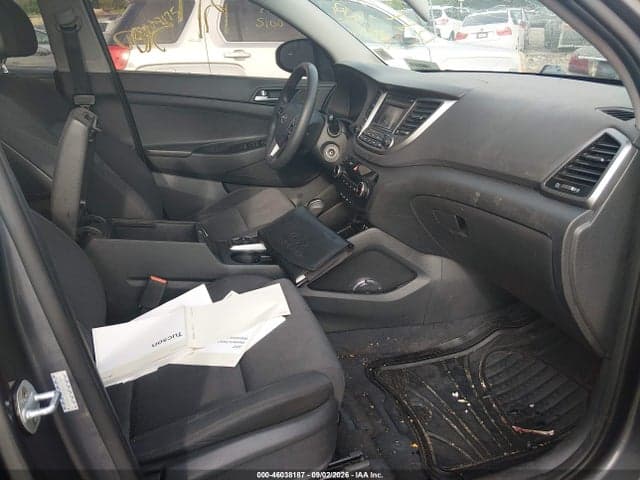 2017 HYUNDAI TUCSON SE 5