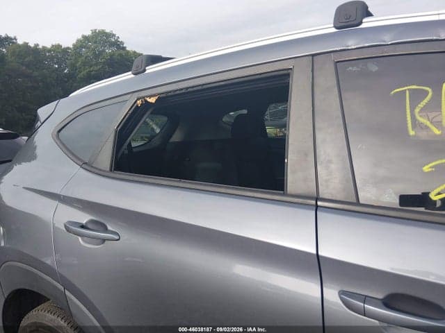 2017 HYUNDAI TUCSON SE 6