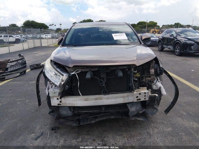2017 TOYOTA HIGHLANDER LE 13