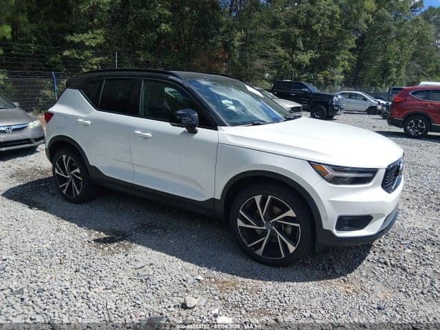 2021 VOLVO XC40 T4 R-DESIGN 1