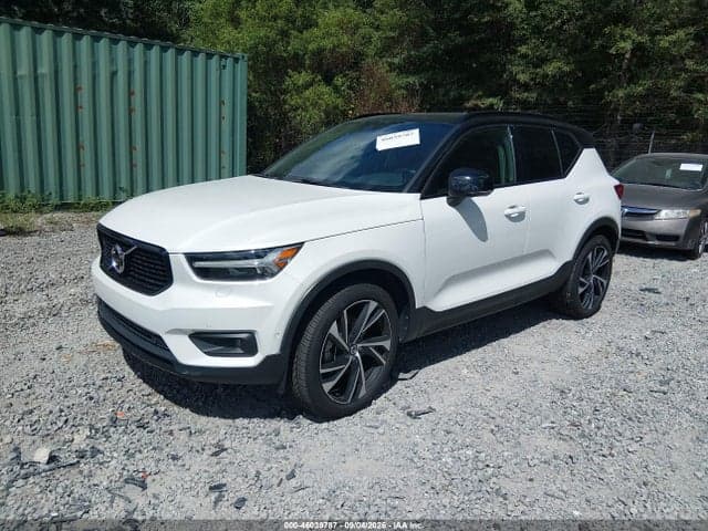 2021 VOLVO XC40 T4 R-DESIGN 2