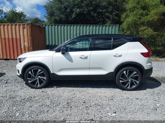 2021 VOLVO XC40 T4 R-DESIGN 14
