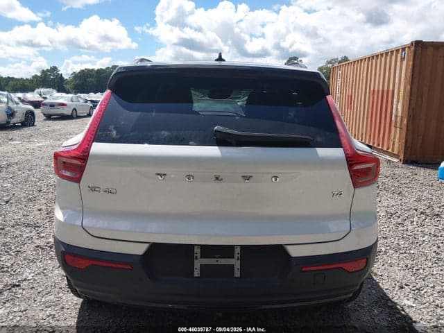 2021 VOLVO XC40 T4 R-DESIGN 16