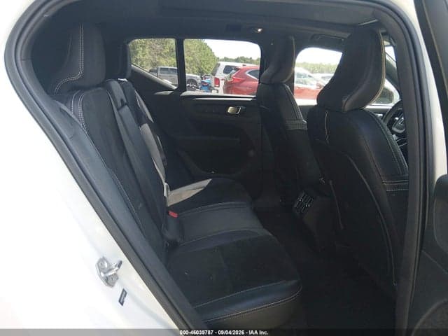 2021 VOLVO XC40 T4 R-DESIGN 8