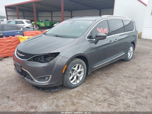 2019 CHRYSLER PACIFICA TOURING L 2
