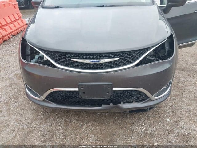 2019 CHRYSLER PACIFICA TOURING L 6
