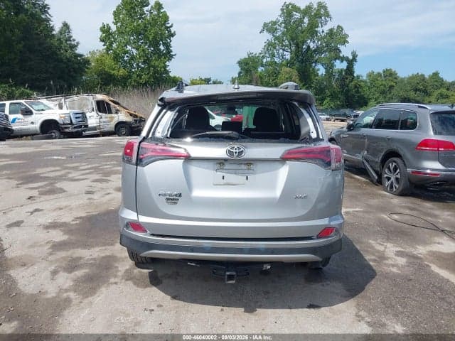 2018 TOYOTA RAV4 XLE 16