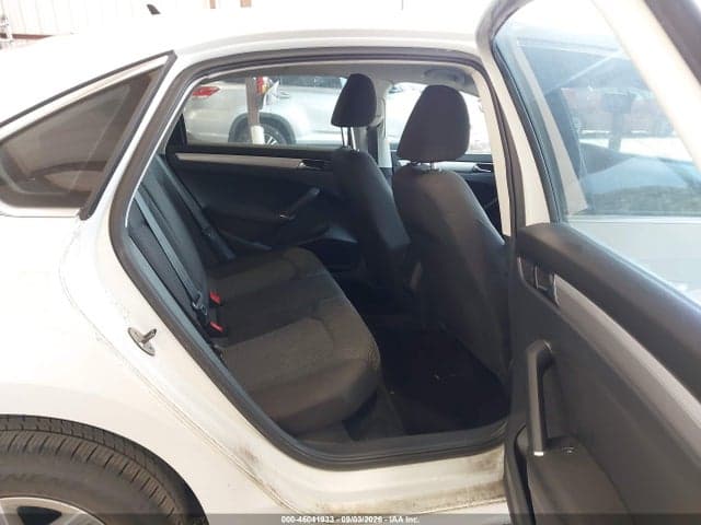 2017 VOLKSWAGEN PASSAT 1.8T S 8