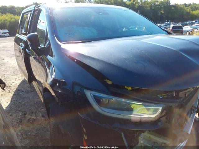 2023 CHRYSLER PACIFICA TOURING L 1