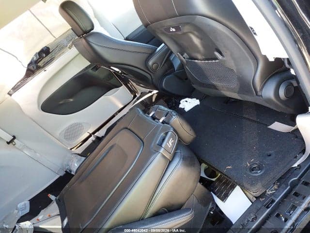 2023 CHRYSLER PACIFICA TOURING L 8