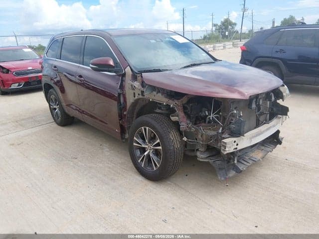 2018 TOYOTA HIGHLANDER LE 1