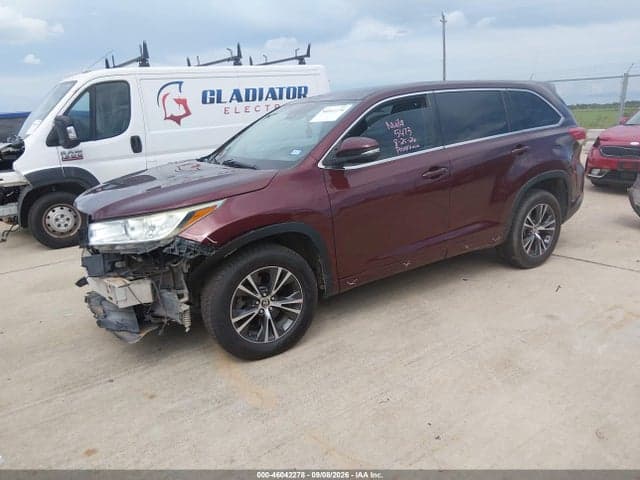 2018 TOYOTA HIGHLANDER LE 2