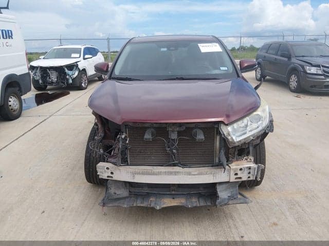 2018 TOYOTA HIGHLANDER LE 12