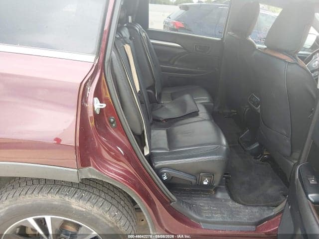 2018 TOYOTA HIGHLANDER LE 8