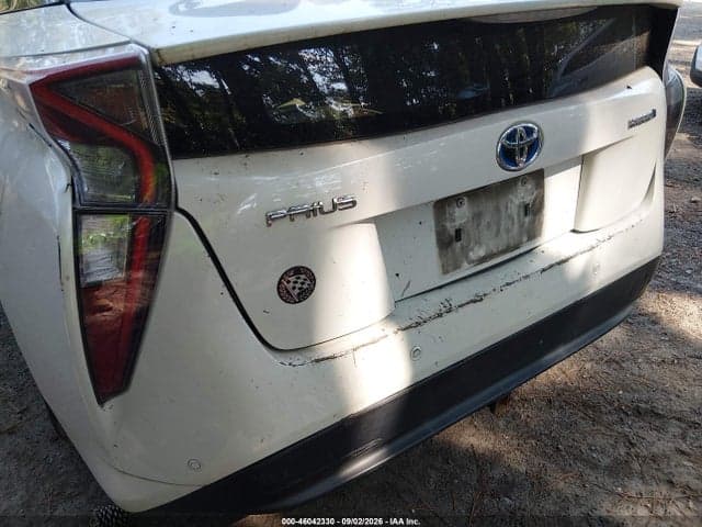 2017 TOYOTA PRIUS TWO 6