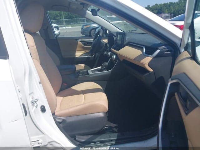 2021 TOYOTA RAV4 LE 5