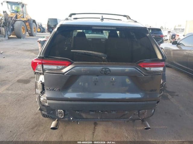 2019 TOYOTA RAV4 XLE 17