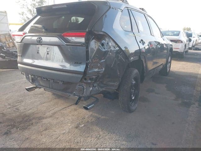 2019 TOYOTA RAV4 XLE 6