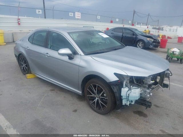 2022 TOYOTA CAMRY SE 1