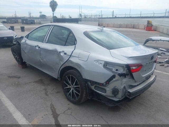 2022 TOYOTA CAMRY SE 3