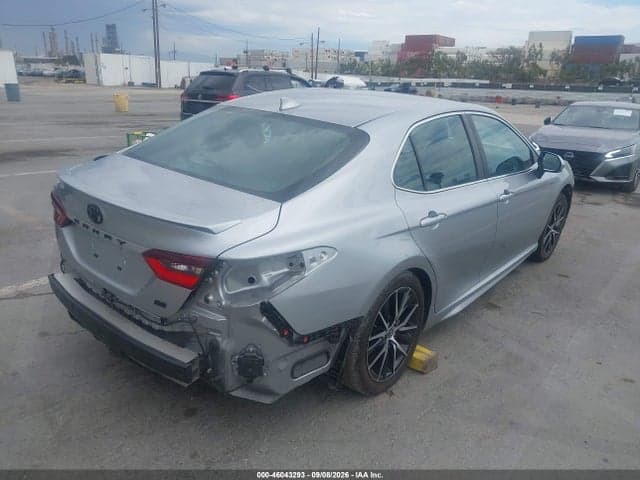 2022 TOYOTA CAMRY SE 4