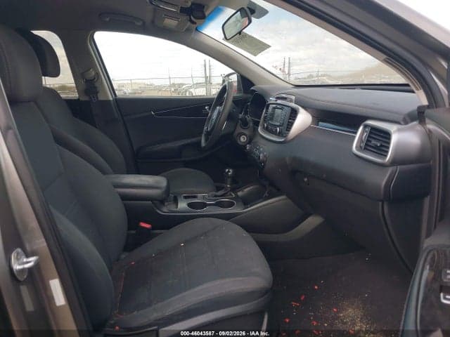 2017 KIA SORENTO 2.4L LX 5