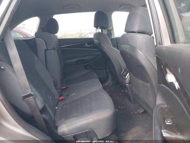2017 KIA SORENTO 2.4L LX 8