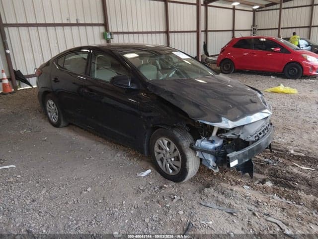2018 HYUNDAI ELANTRA SE 1