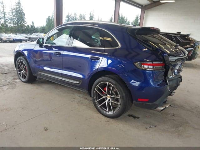 2024 PORSCHE MACAN S 3