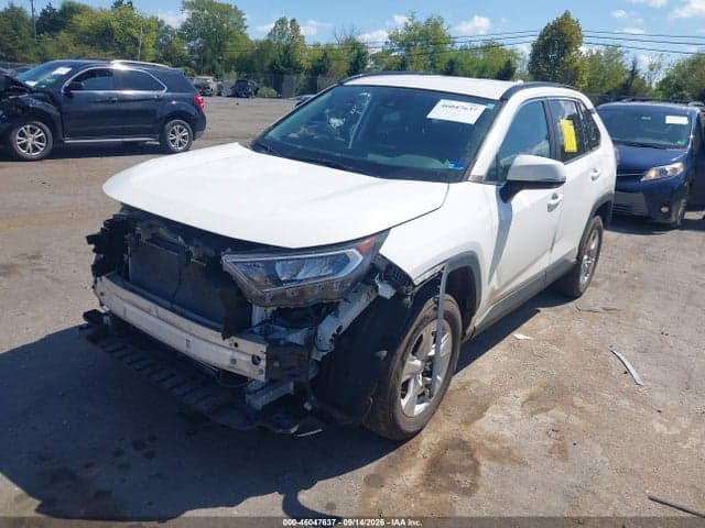 2021 TOYOTA RAV4 XLE 2