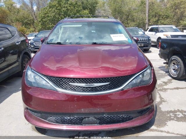 2020 CHRYSLER VOYAGER LXI 12